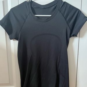 Lululemon Black Short Sleeve Swiftly Tech 2.0 - Size 4